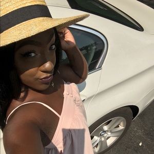 Meet your Posher, Terria